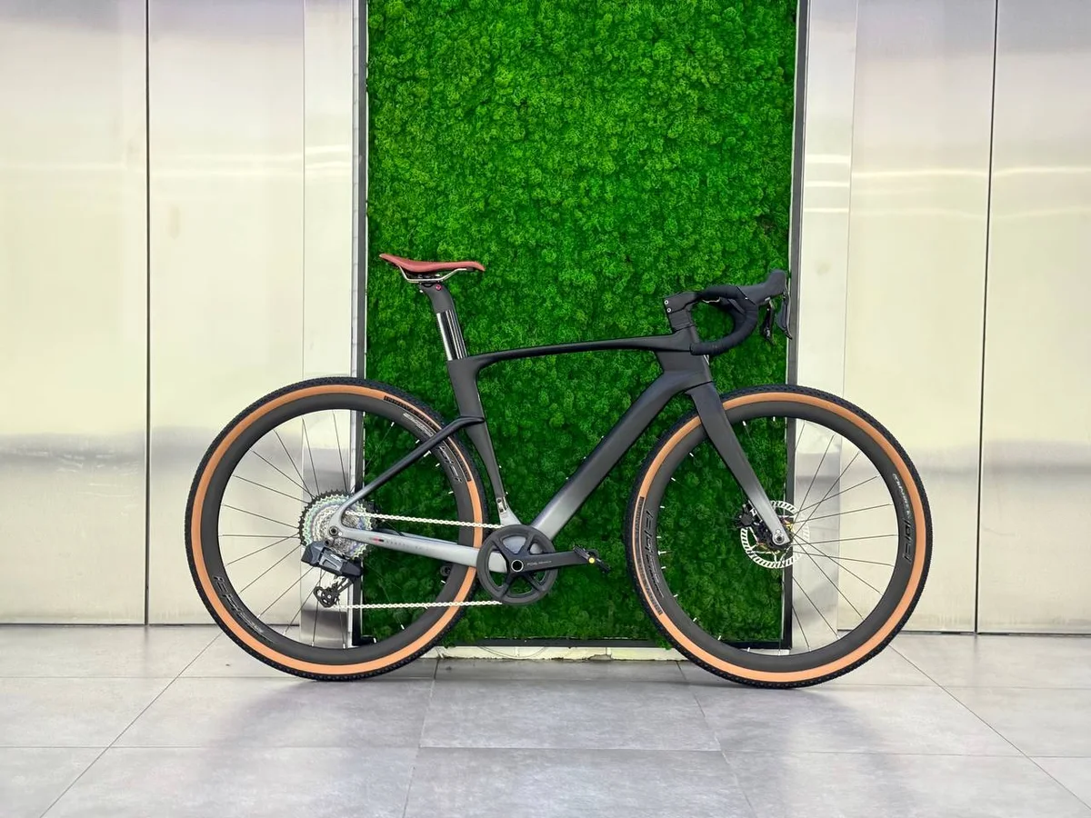 Ready-made carbon Twitter Gravel V3 NEW on SENTYEH 1x13 with aluminum wheels