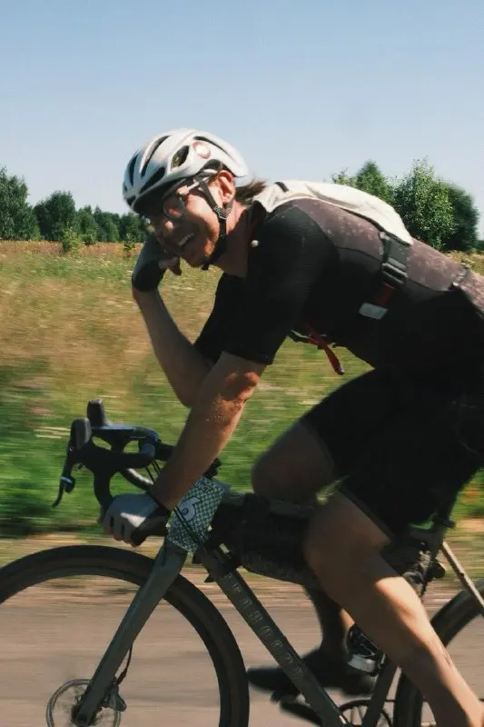 Gravel Instinct participant rides a gravel route